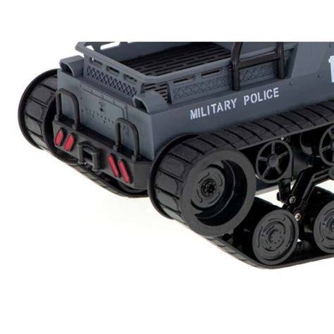 Pásový model Military Police Crawler 1:12 v terénu