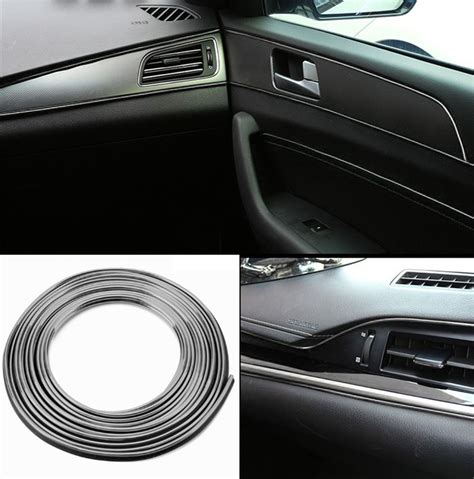 Ilustrační foto interiérových lišt pro automobil