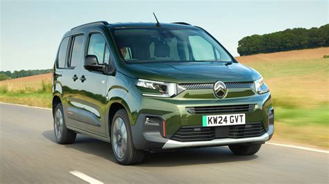 Obrázek ukazující rozložení interiéru Citroën Berlingo a objem zavazadlového prostoru