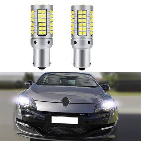 Obrázek s vyznačením instalačních otvorů a okótovanými rozměry DRL pro Renault Megane