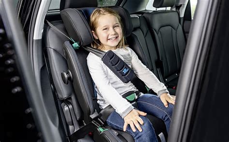 Schéma uchycení dětské autosedačky pomocí ISOFIX.