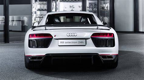 Obrázek: R8 Selection 24h - detail loga a interiéru