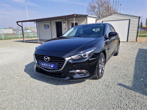 Infografika technických parametrů Mazda 3 G120 a srovnání verzí