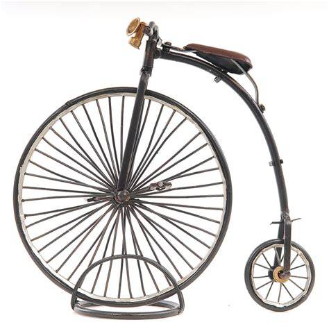 Infografika: Vývoj jednokolů od penny farthing po moderní varianty