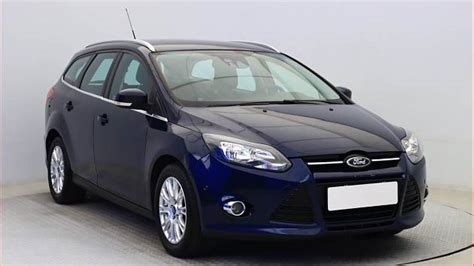 Archivní fotografie prvních modelů Ford Focus