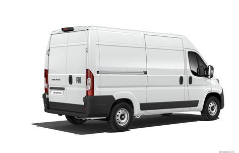 Obrázek ukazuje propojení laminátového rámu se spodními bočními dveřmi v konfiguraci L2H2 pro Fiat Ducato.