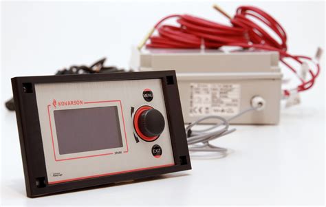 Fotografie štítku řídící jednotky budíků pro identifikaci