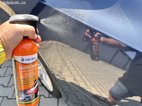 Ukázka různých finálních přípravků - vosk, detailer, čistič hmyzu.