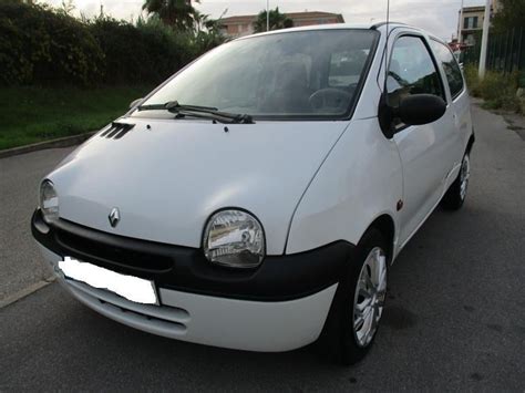 Infografika: rozložení komponent radicí soustavy Renault Twingo 2000