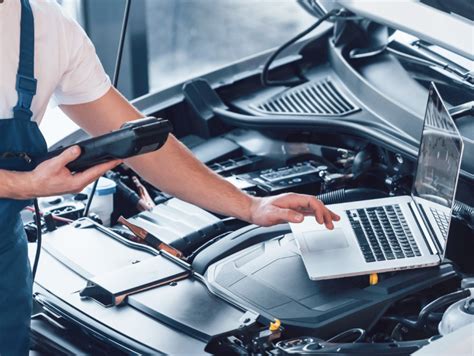 Infografika: Jak funguje ECU motoru a jaké součásti spolupracují