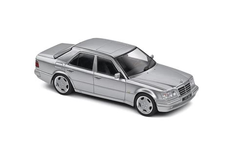 schematický nákres prvního modelu Mercedes-Benz W124
