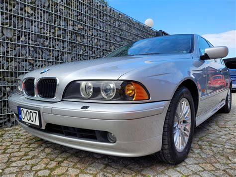 Schéma vnějších rozměrů BMW E39 (délka, šířka, rozvor)