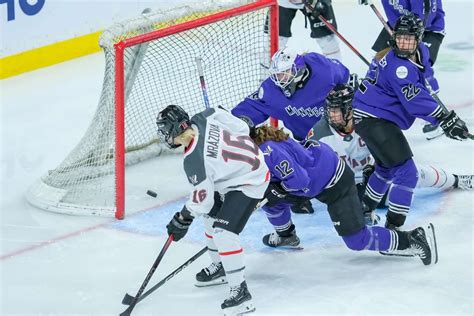 Ilustrace Bleska McQueena a Jacksona Storma ve vzájemném souboji