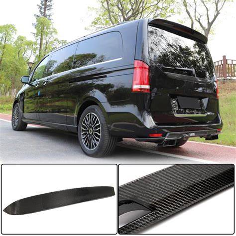 laminátový spoiler na Mercedes Vito - detail montáže