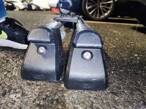 Informační schéma: Montáž střešního nosiče na Ford Focus II