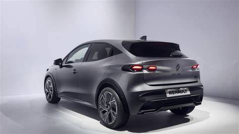 Na snímku: Nový Renault Clio ve třech barvách s moderním LED osvětlením a ostrou siluetou.
