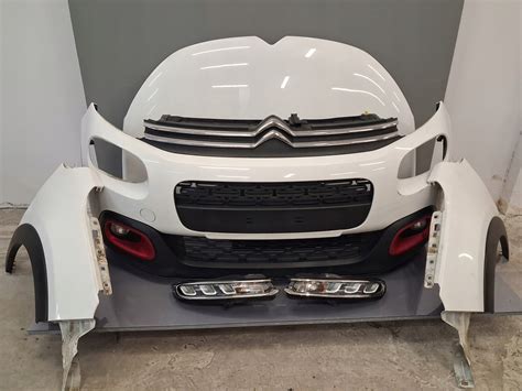 design_ceska_vlajka_kryt_maska_citroen_c3