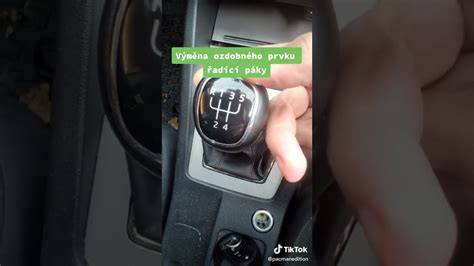 Infografika: Příklad správného uspořádání rámečku a polohy hlavice u řadicí páky