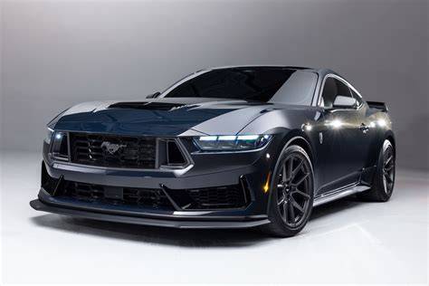 Obrázek: Ford Mustang GT černý - detailní provedení a realistické prvky