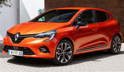 Mapa servisních center a autovrakovišť s díly Renault Clio v regionu