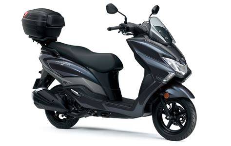 Suzuki Burgman 125 EX Street - atraktivní vzhled a praktické detaily