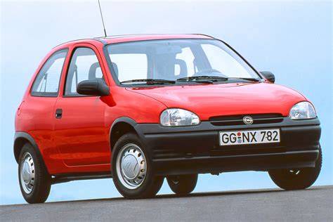 Obrázek: Opel Corsa B s bočními prahy a spoilerem