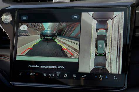 Obrázek: systém Drive Assist Plus a 360° kamera