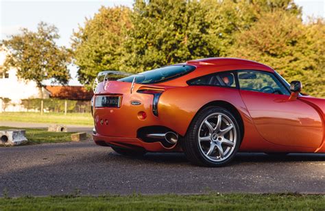 TVR Sagaris s decentním, ale účinným zadním křídlem