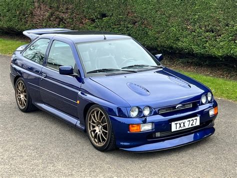 Ford Escort RS Cosworth s charakteristickým