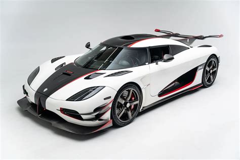 Koenigsegg One:1 s aktivním zadním křídlem