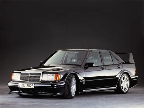 Mercedes-Benz 190 E 2.5-16 Evolution II s agresivním křídlem