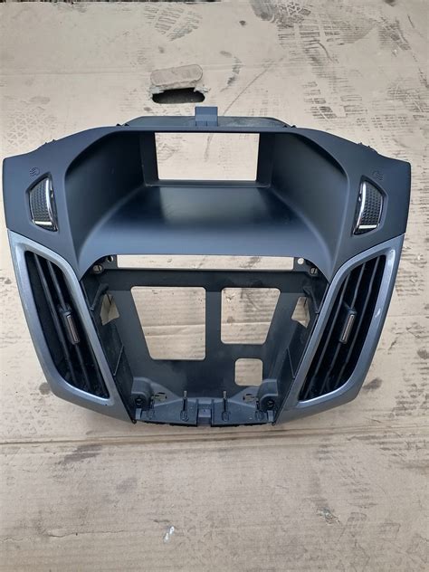 Schéma demontáže přístrojového panelu Ford Focus