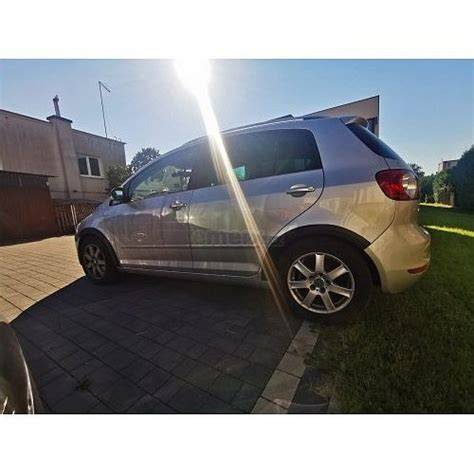 Plastové lemy blatníků plně kopírují tvar blatníků VW Golf V Variant a po instalaci působí jako originální díl.