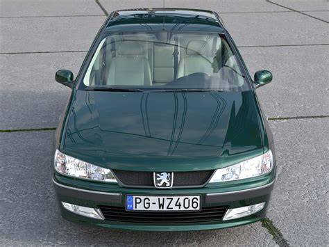 Obrázek ukazující kombinaci krytů a doplňků na Peugeot 406