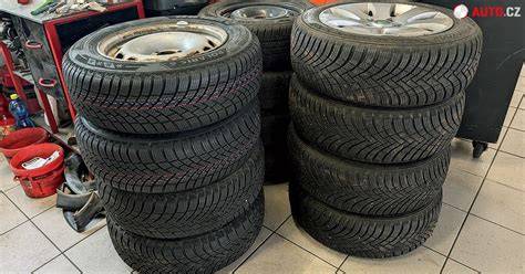 Infografika: Jak vybrat zimní pneumatiky pro Volvo XC60 a význam rozměrů 235/65 R18 a dalších