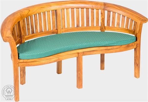 Ukázka teakové lavice FABIO s charakteristickou stříbrošedivou patinou po vystavení povětrnostním vlivům