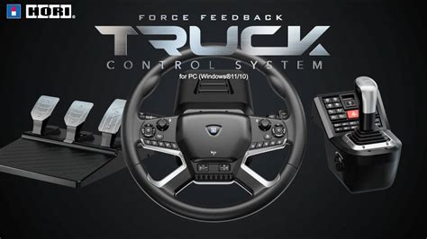 Detailní záběr na volant HORI Force Feedback Truck Control System s řadicí pákou.