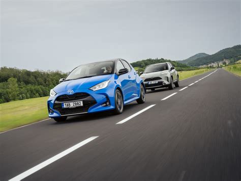 čtvrtá generace Toyoty Yaris s hybridním pohonem