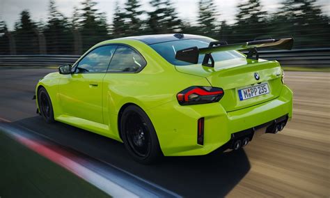 Graf aerodynamických prvků a nového výfuku pro okruh
