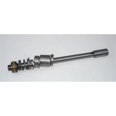 Detail přední pístnice hydraulického podvozku Citroën C5