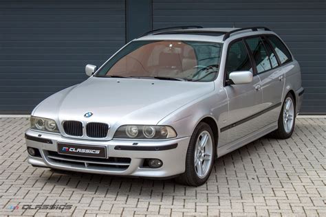 Infografika: BMW E39 Touring - rozměry a kapacita zavazadlového prostoru