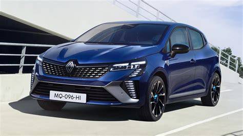 Infografika: Porovnání motorizací a dojezdu Renault Clio