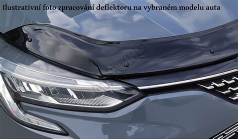 Detail přední kapoty Mazdy3 MPS s nasávacím otvorem