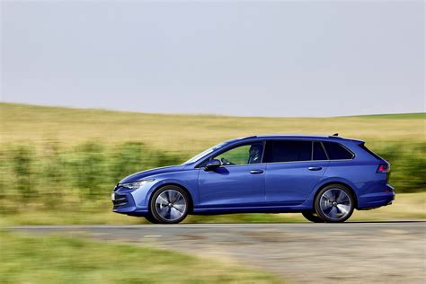 Grafika: Porovnání kapacit CNG nádrží a benzínové nádrže v Golf Variant 1.4 TGI