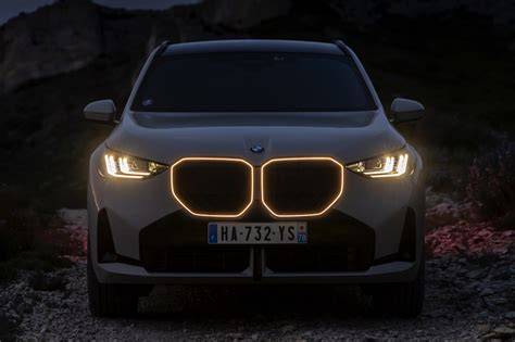 BMW Iconic Glow a Crystal LED design illustration