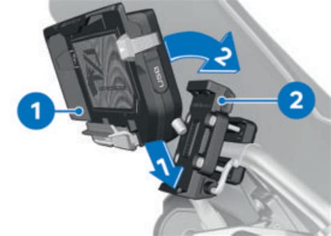 Detailní pohled na ConnectedRide Cradle s integrovaným nabíjením