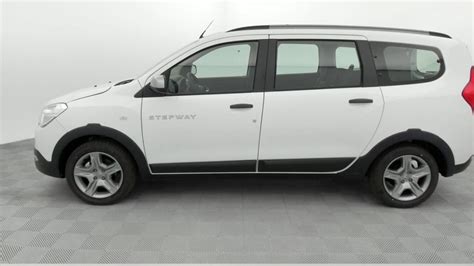 Fotografie Dacia Lodgy Stepway z boku a interiér