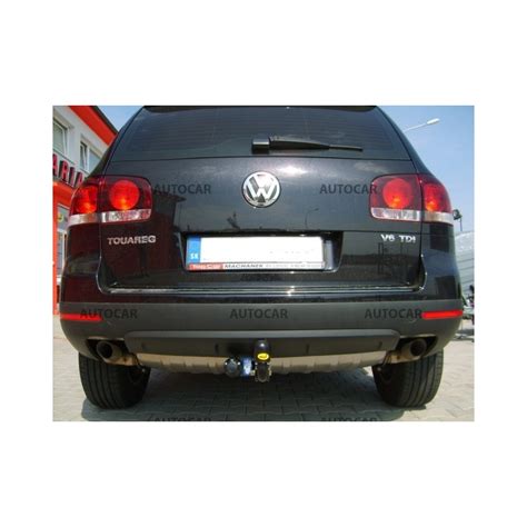Infografika znázorňující rozměry a konfiguraci tažného zařízení pro VW Touareg (vertikální systém vs. klasický).