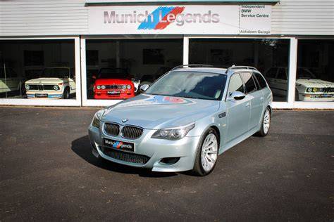 Obrázek znázorňující odtoky a jejich umístění pod nárazníkem BMW E61
