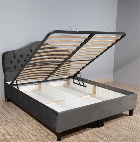 Detail provedení roštu postele s panty